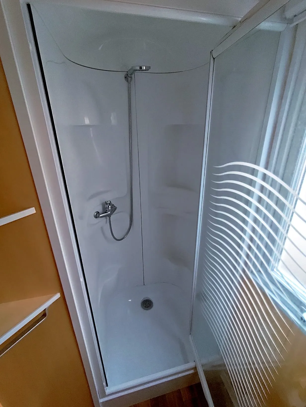 cabine de douche mobil home irm mobilhome bois mobil home occasion mobil home révisé mobilhome rénové msmh mobil home livraison gratuite