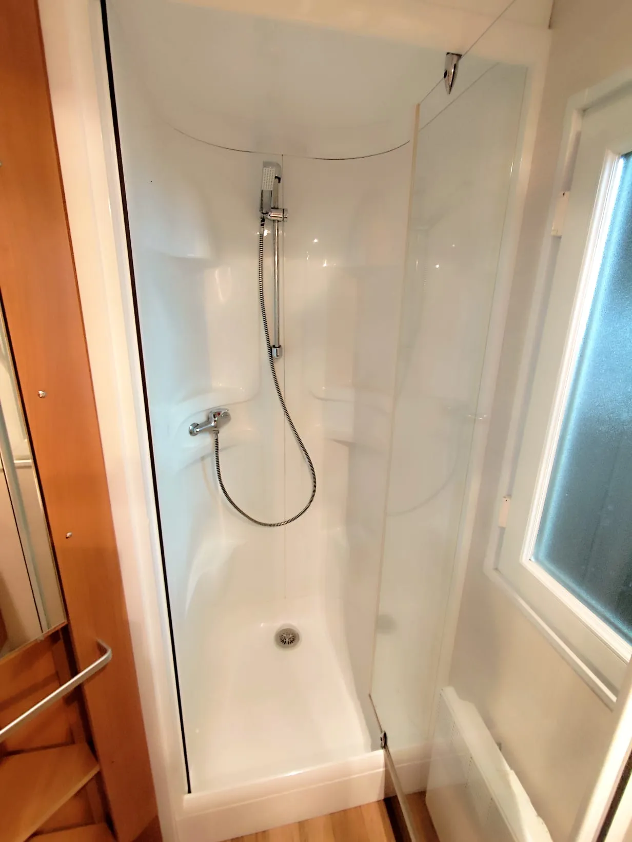 cabine de douche mobil home irm mobil home isolation renforcée mobil home occasion mobil home rénové mobil home révisé msmh mobil home livraison gratuite