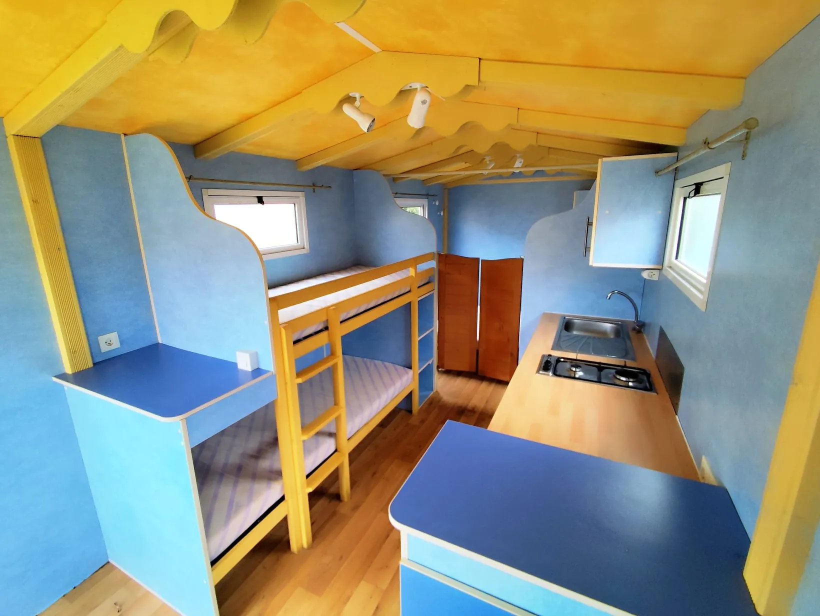 intérieur cuisine lit superposés roulotte occasion mobil home occasion msmh mobil home livraison gratuite mobil home révisé mobil home rénové