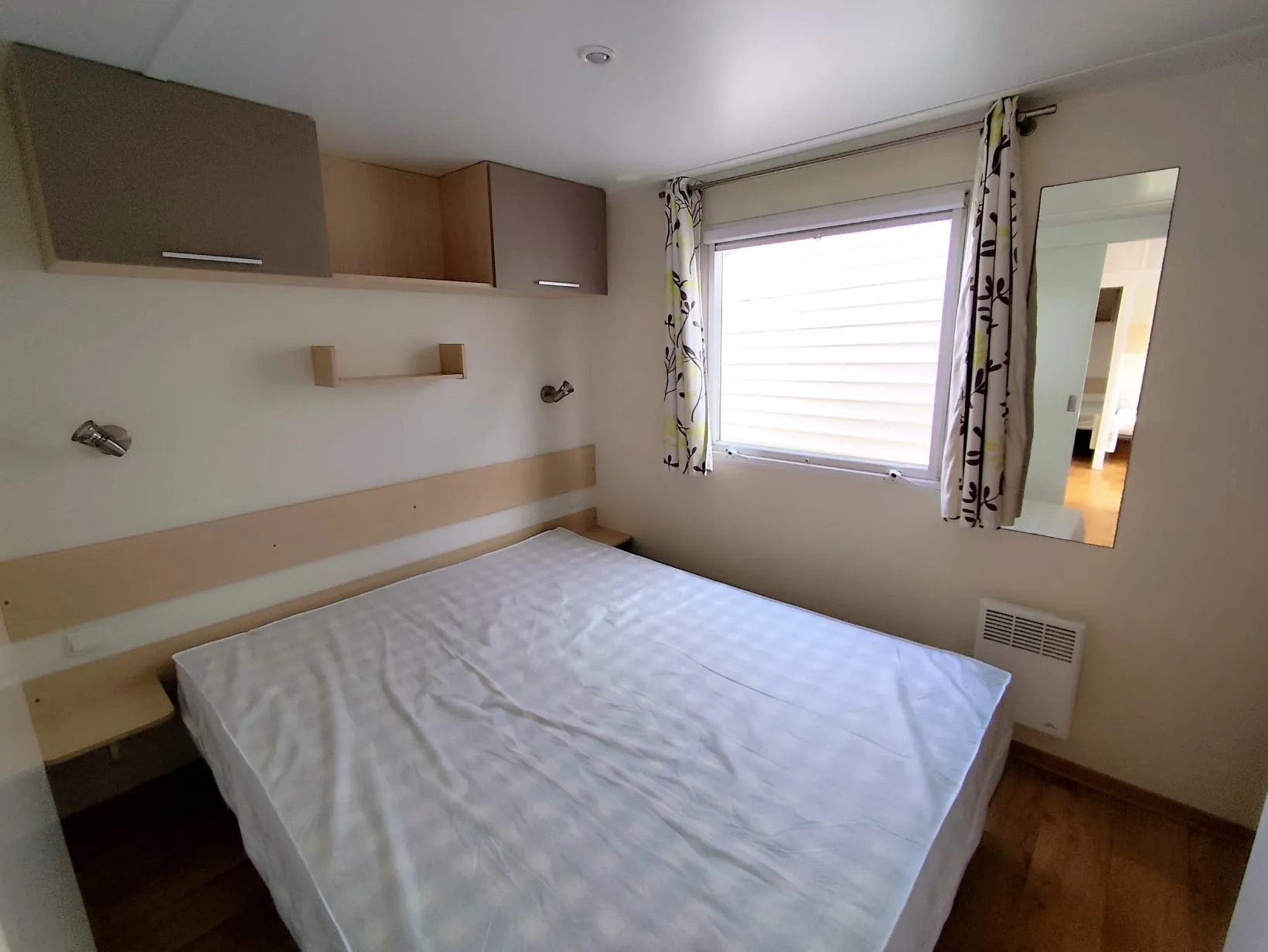 grande chambre lit double rangements mobil home louisiane mobil home occasion mobil home révisé mobil home rénové msmh mobil home livraison gratuite mobil home 3 chambres