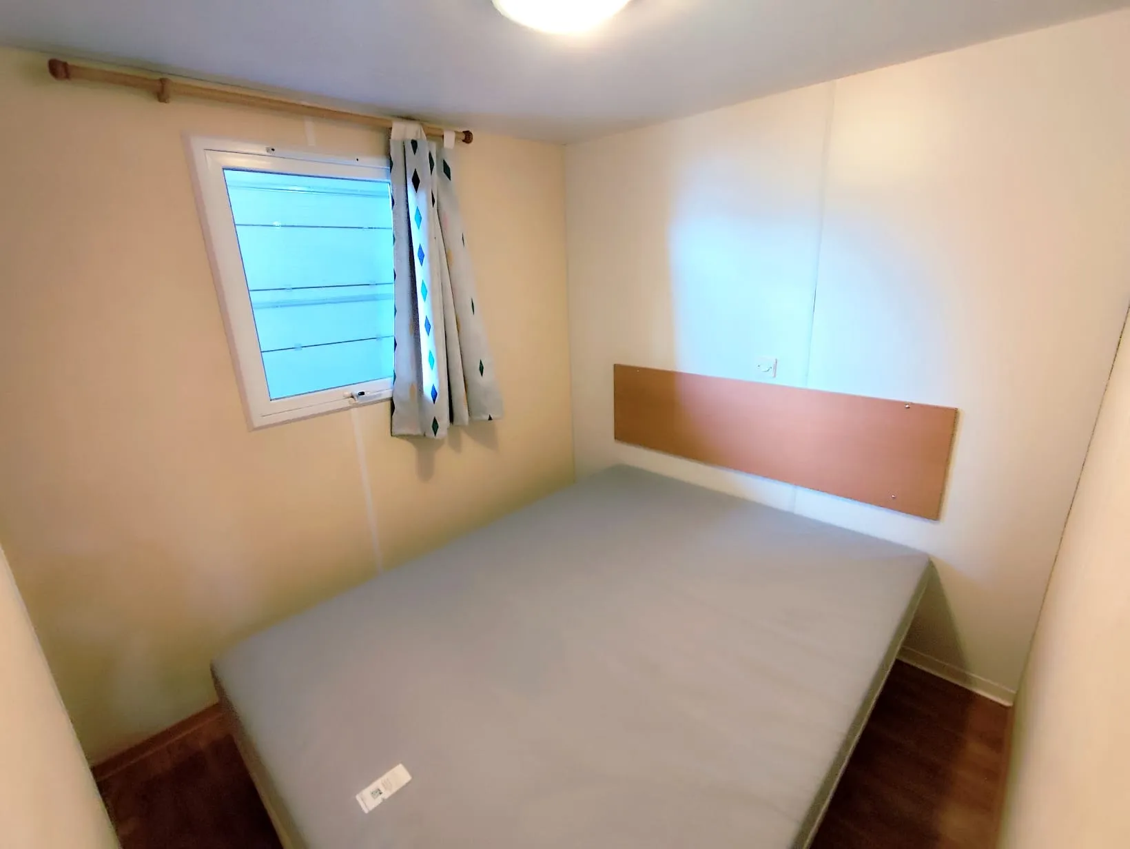 grande chambre lit double mobil home irm mobil home 3 m mobil home occasion mobil home révisé mobil home rénové msmh mobil home livraison gratuite