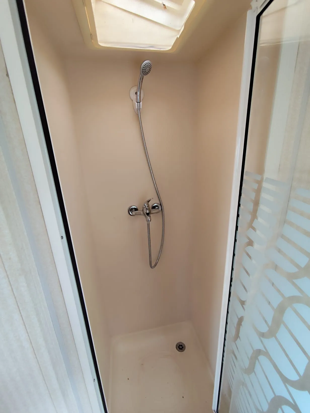 cabine de douche mobil home 3m mobil home willerby mobil home petit prix mobil home rénové mobil home occasion mobil home révisé msmh mobil home livraison gratuite