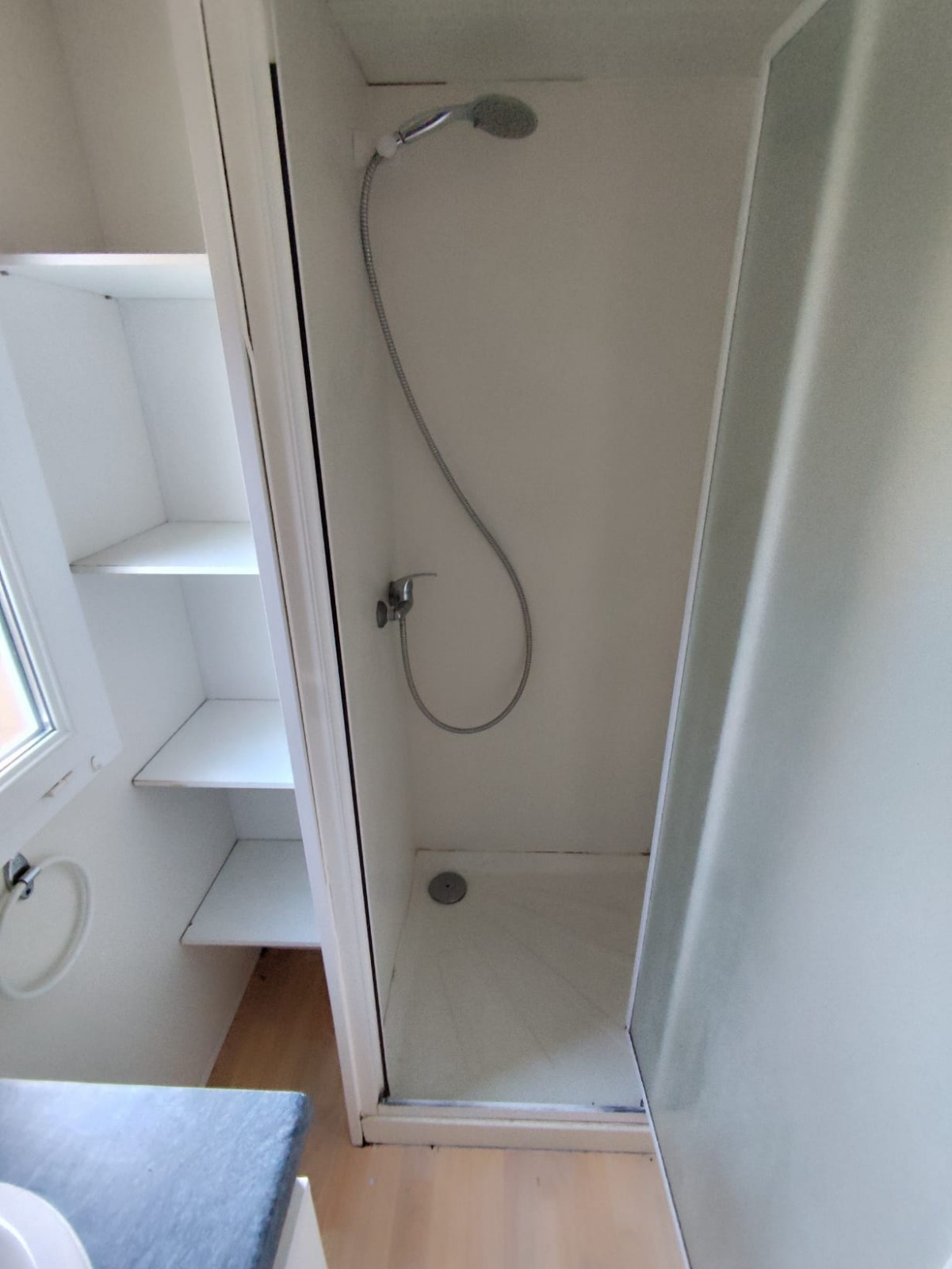 cabine de douche mobil home louisiane mobil home occasion mobil home rénové mobil home révisé msmh mobil home livraison gratuite