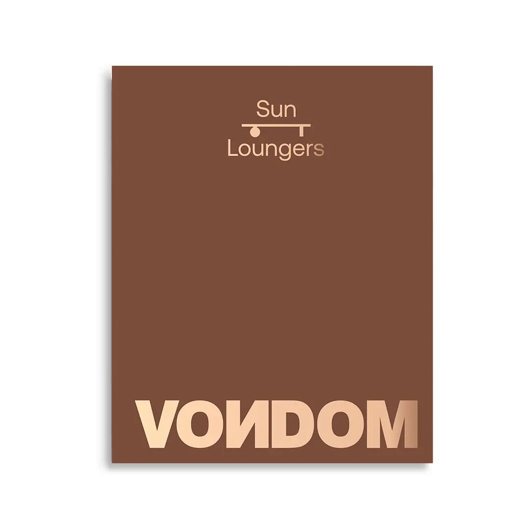 Braunes quadratisches Logo mit dem Text 'Sun Loungers' oben und dem Firmennamen 'Vondom' unten.