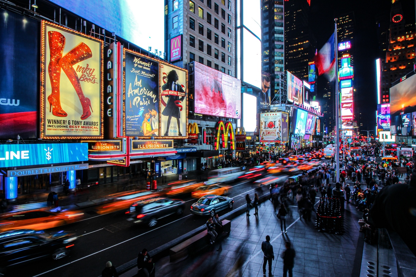 Digital Out-of-Home (DOOH) Advertising: What It Is & Why It Works