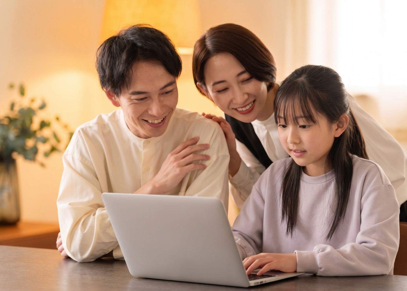 自宅で学習する日本のお子様