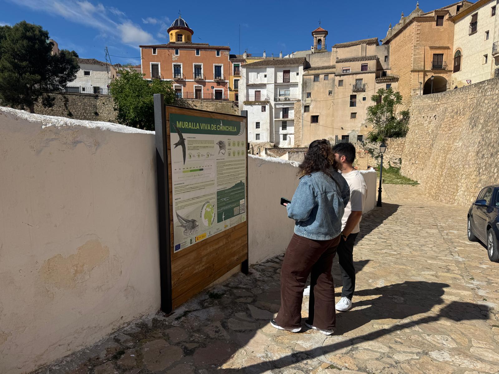 Nuevo cartel informativo instalado en la Muralla Viva de Chinchilla