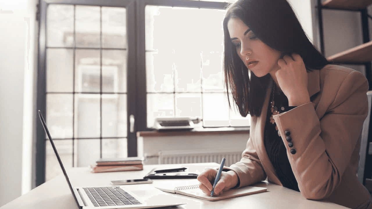 Woman making strategies - How to Grow a Brand