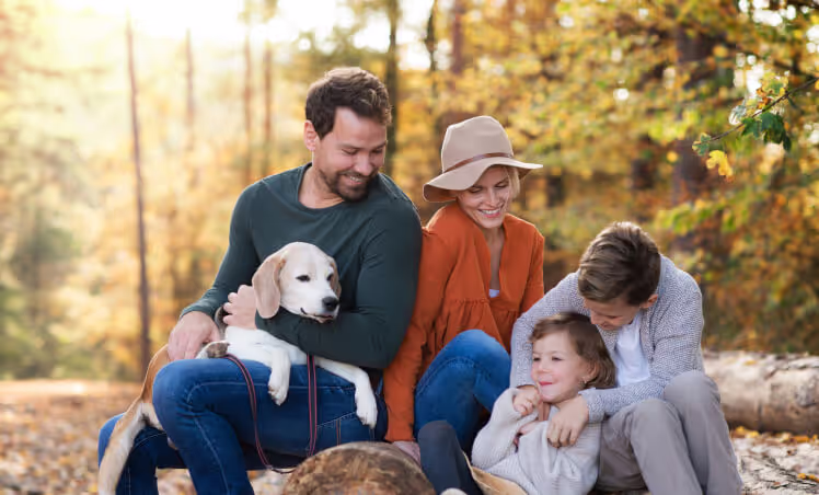 jókedvű család kirándul