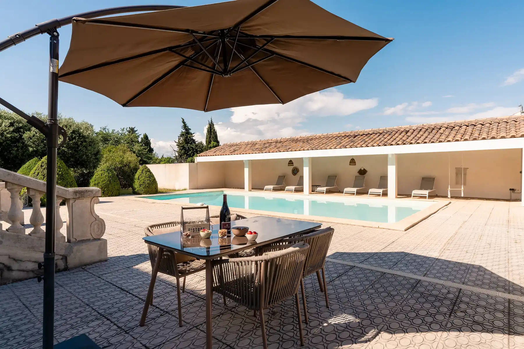 Piscine extérieure Cœur Cristal Magalas