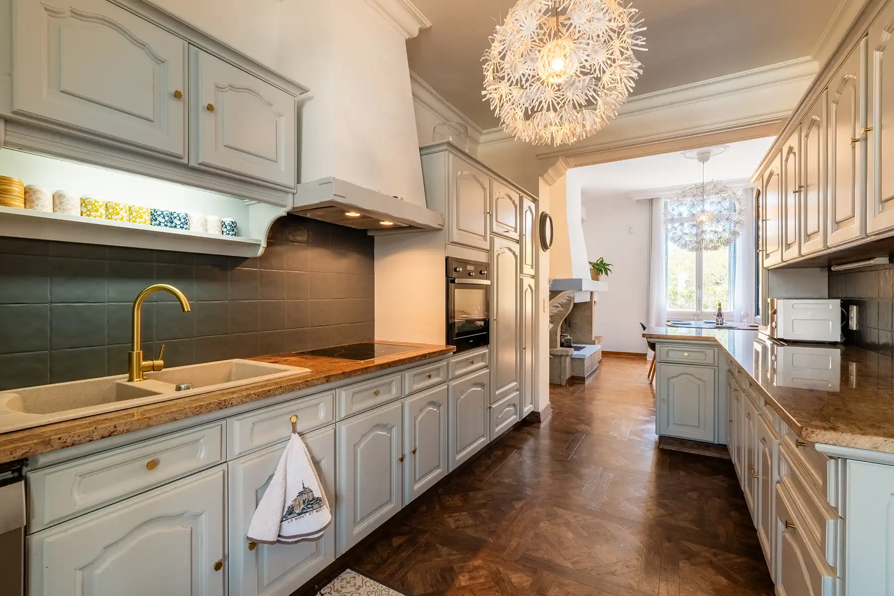 Cuisine Maison de Maître équipée Cœur Cristal Magalas