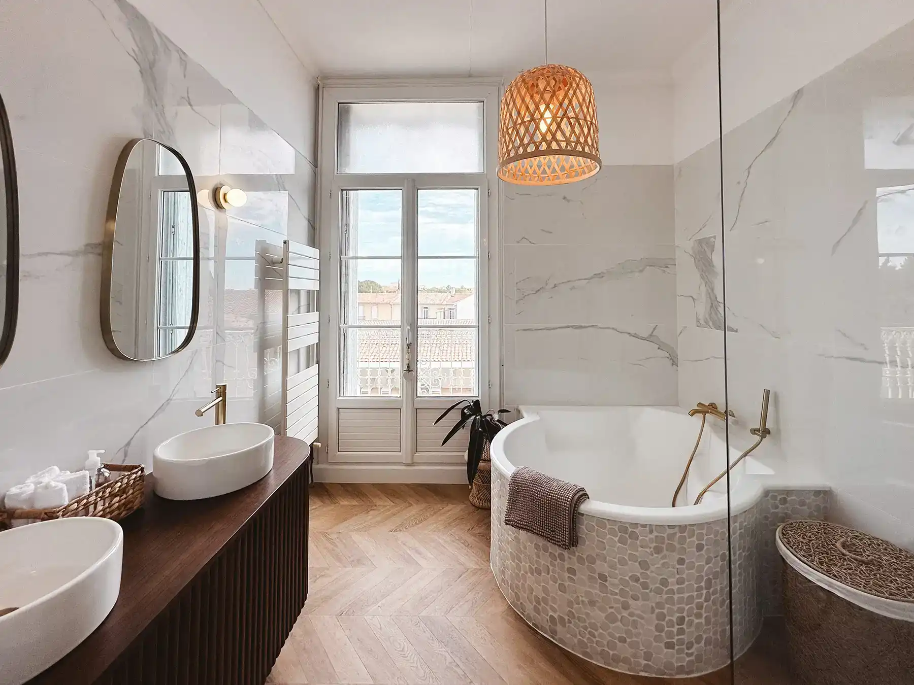 salle-de-bain-2-maison-de-maitre-coeur-cristal-magalasSalle de Bain Maison de Maître Cœur Cristal Magalas 2