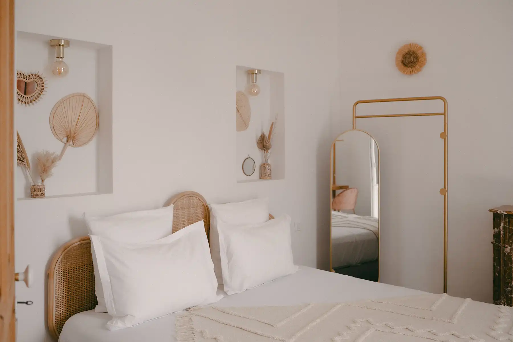 chambre-cocon-2-maison-de-maitre-coeur-cristal-magalas