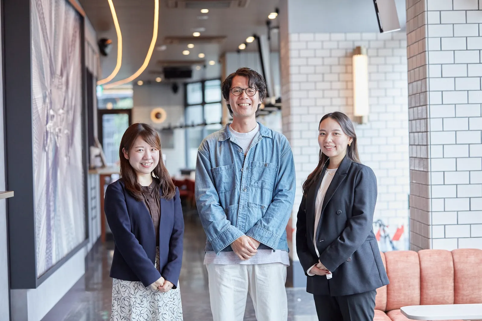 mentoを導入している株式会社グローバルエージェンツのHR本部 マネージャー 廣田章剛さん、 カスタマーサクセス担当の荒生と、広報の岩田とともに