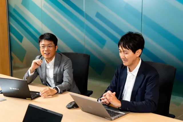 パーソルクロステクノロジー株式会社 部長 八鍬さんと山際さん