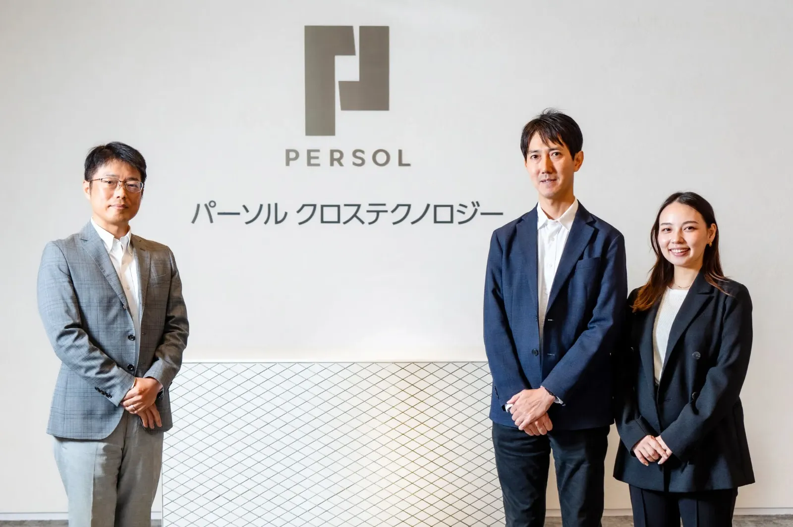 パーソルクロステクノロジー株式会社 部長 八鍬さんと山際さん、mentoカスタマーサクセス担当の荒生とともに