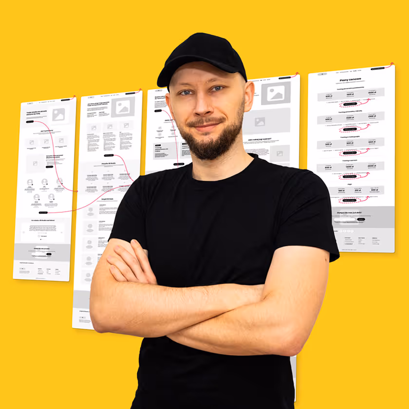 Mateusz Mrozek, UX/UI Designer, przed schematem wireframe strony internetowej. Zdjęcie symbolizuje proces projektowania User Experience (UX) na żółtym tle.