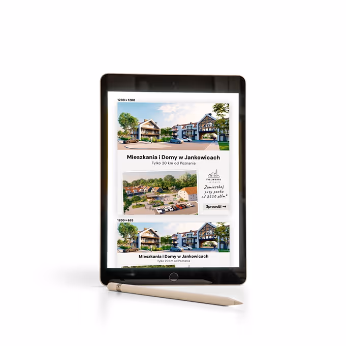 Tablet iPad z wyświetlonymi różnymi wersjami zaprojektowanych reklam Google Ads. Przykładowe banery marketingowe na białym tle.