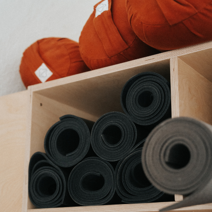 Espace de yoga en Drôme, idéal pour des séjours de méditation et bien-être