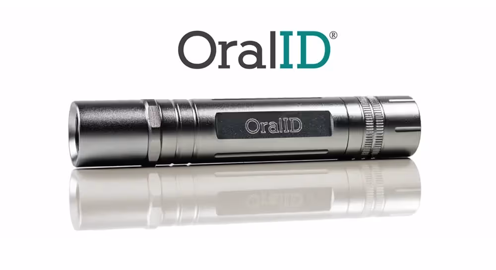 OralID fluorescence device used by Dr. Jennifer Silvers for oral cancer screening by the best dentist in Mountain View, CA.