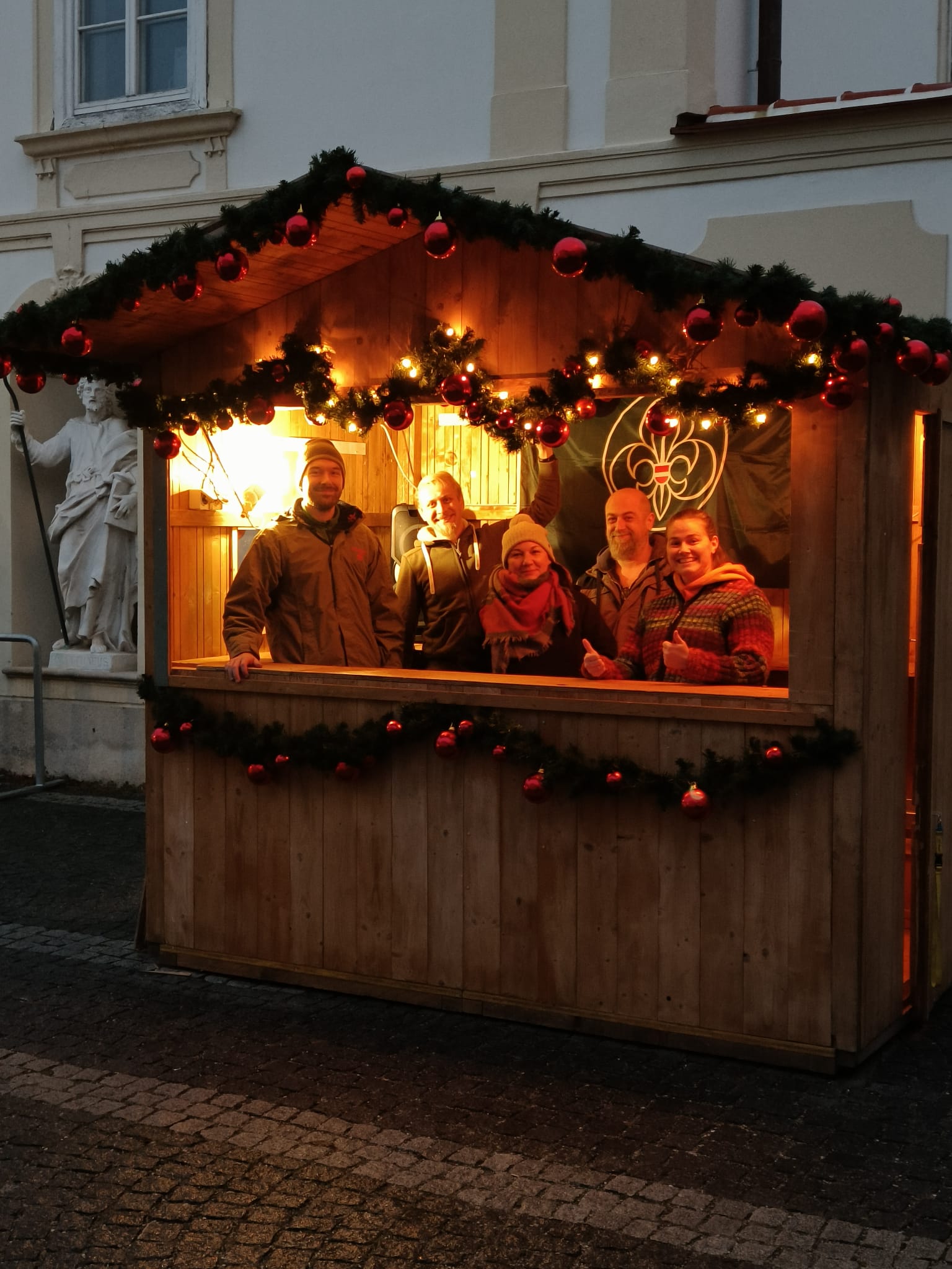 Unser persönlicher Tipp für die Adventzeit: Ein Besuch beim Pfadi-Punschstand in Schwechat