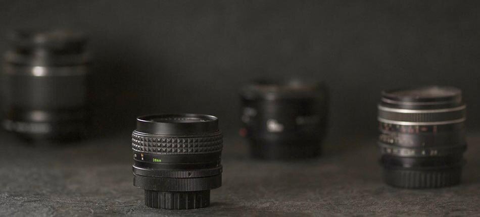 Camera lenses illustrating depth of field and focal points in KeyShot renderings.