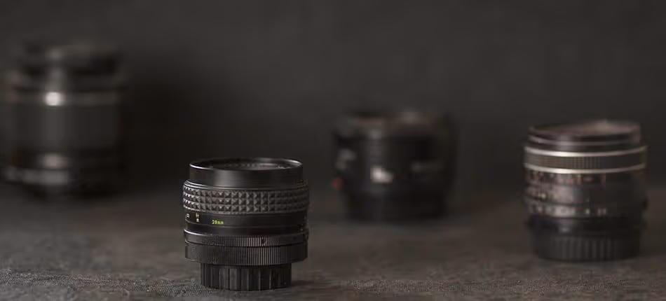 Camera lenses illustrating depth of field and focal points in KeyShot renderings.