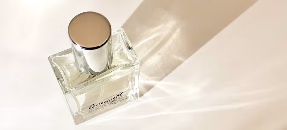 Caustics should always be present in your KeyShot renderings for extra realism.