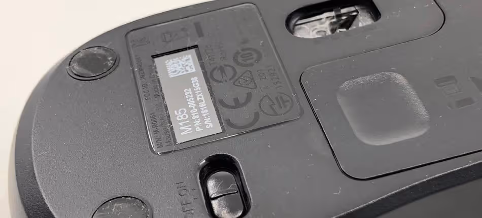 Realistic tolerances and inconsistencies of a computer mouse in KeyShot.