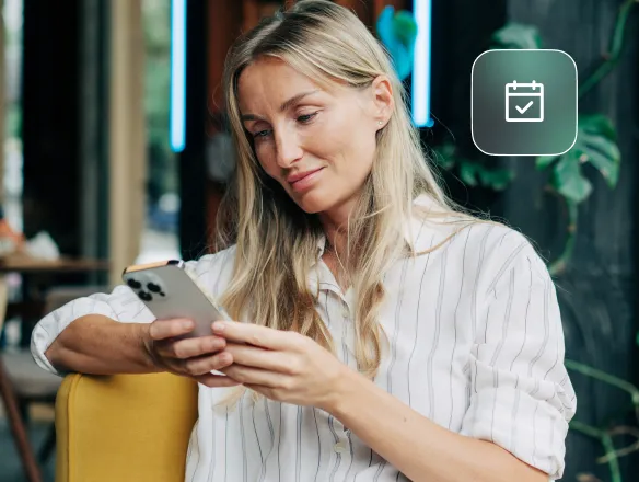 Person using WhatsApp