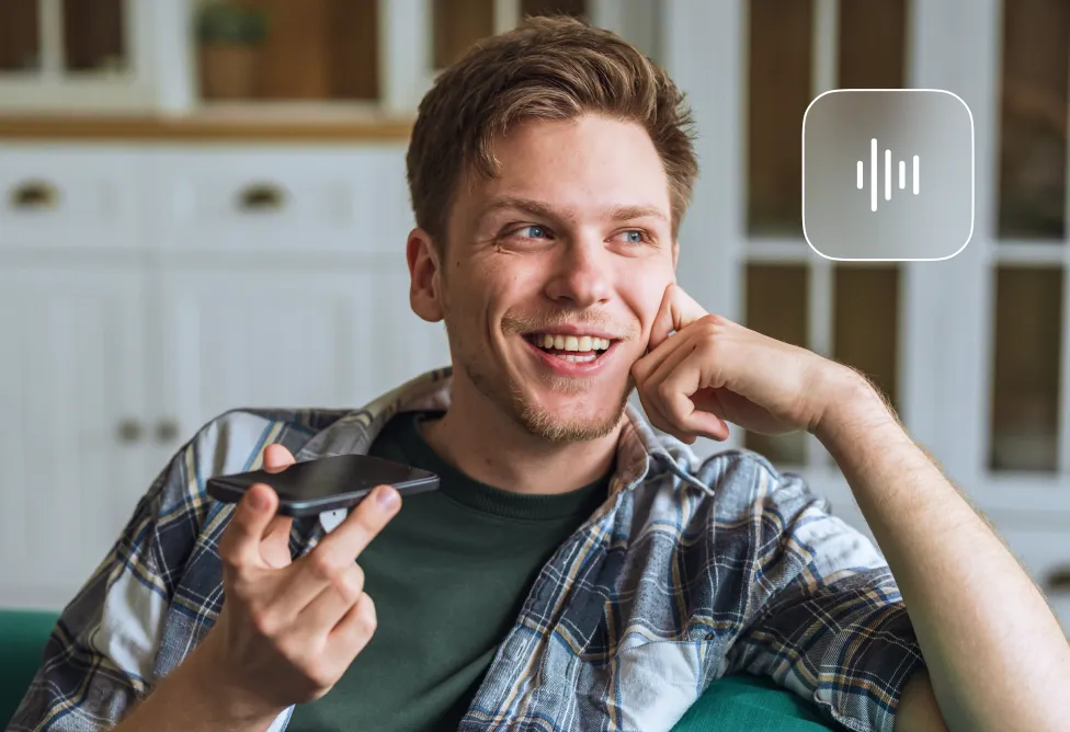 Persona hablando por teléfono