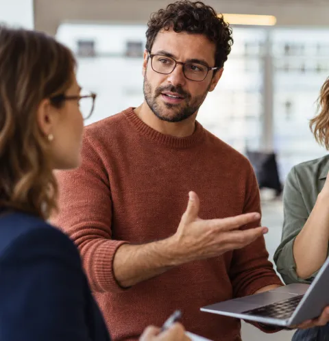 Escucha a más clientes y convierte sus respuestas en acciones