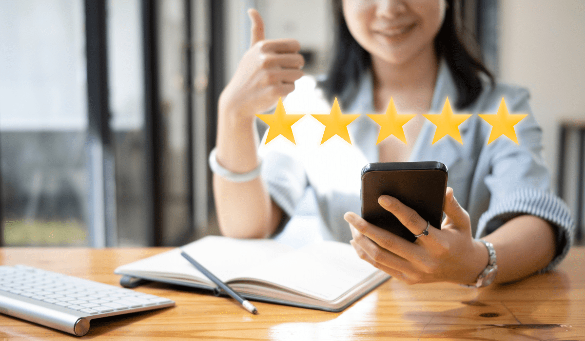 A glowing five-star review left by a satisfied customer for Yeshua Cleaning, a top-rated cleaning service in Miami. The review praises the exceptional quality of the cleaning and the professionalism of the staff, highlighting their attention to detail and reliability in servicing residential, commercial, and Airbnb properties