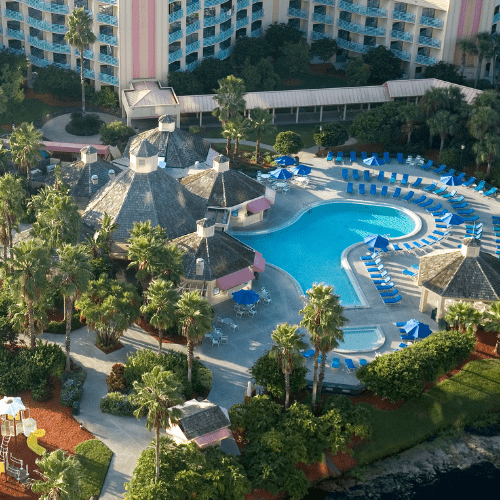 An immaculate Miami resort with spotless common areas and well-maintained facilities, highlighting the comprehensive cleaning services provided by Yeshua Cleaning.