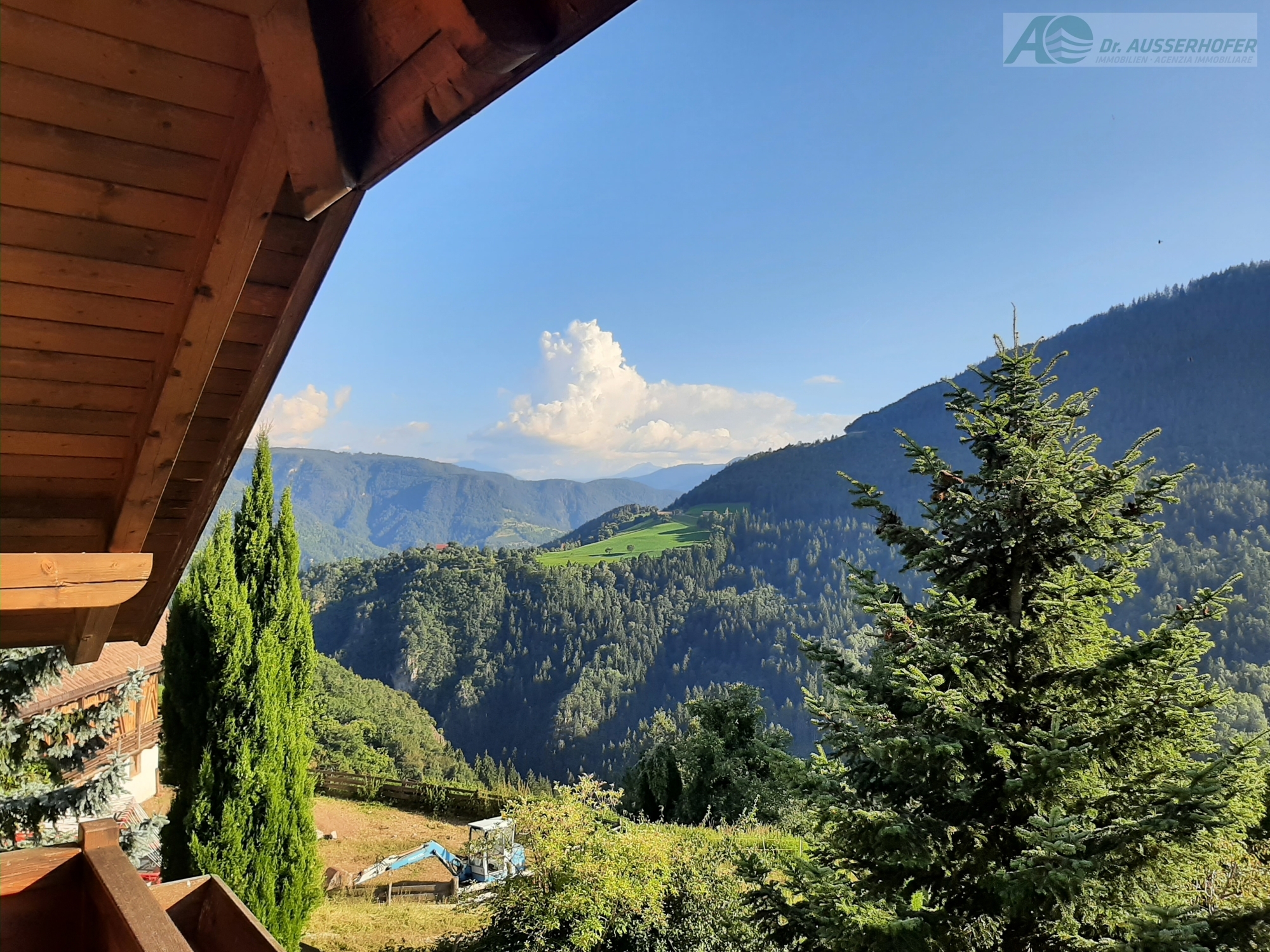 Charakteristische Villa in herrlicher Panoramalage oberhalb von Bozen