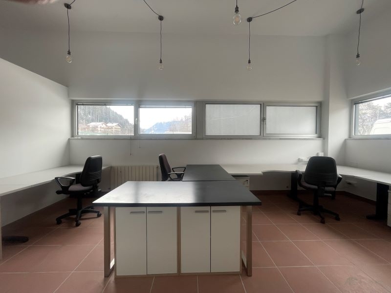 Co-Working Flächen mit Parkmöglichkeiten in strategischer Lage