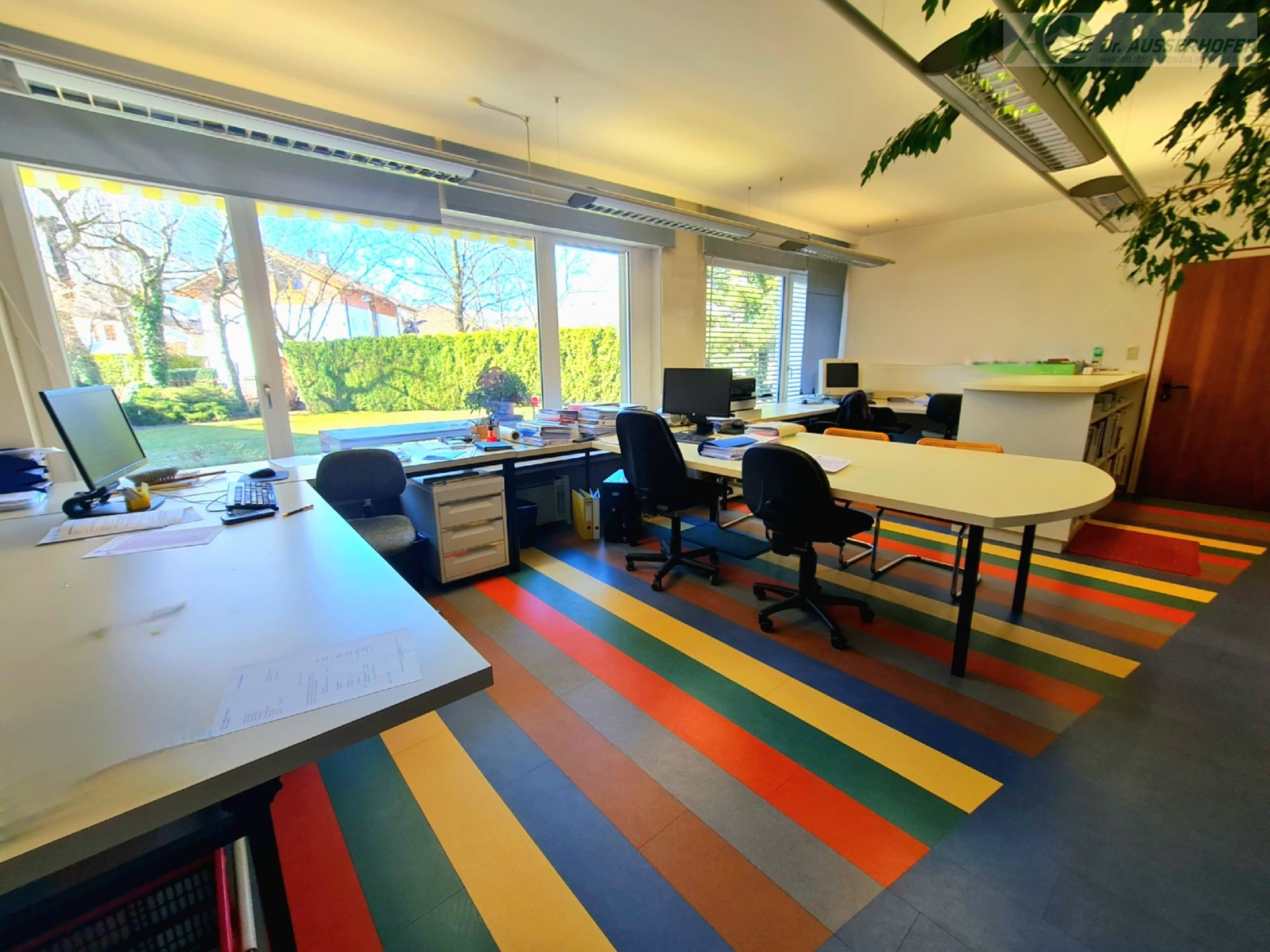 Investitionsobjekt: Gesamtes Erdgeschoss bestehend aus Wohnung und aktuell vermietetem Bürolokal