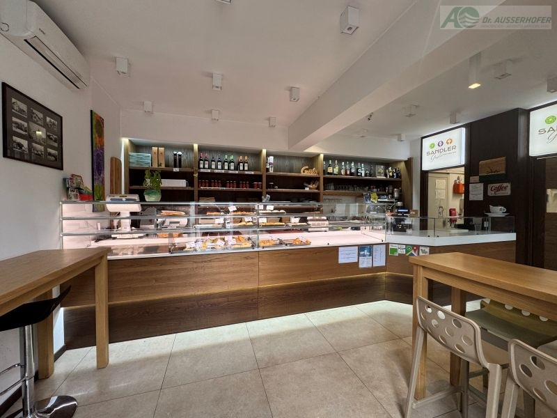 Konditorei- und Bäckereibetrieb mit Bar in guter Lage in Bruneck zu verkaufen