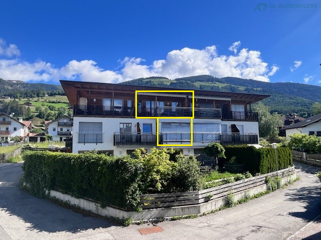 Lichtdurchflutete, doppelstöckige Dreizimmerwohnung in sonniger, ruhiger Lage in Issing