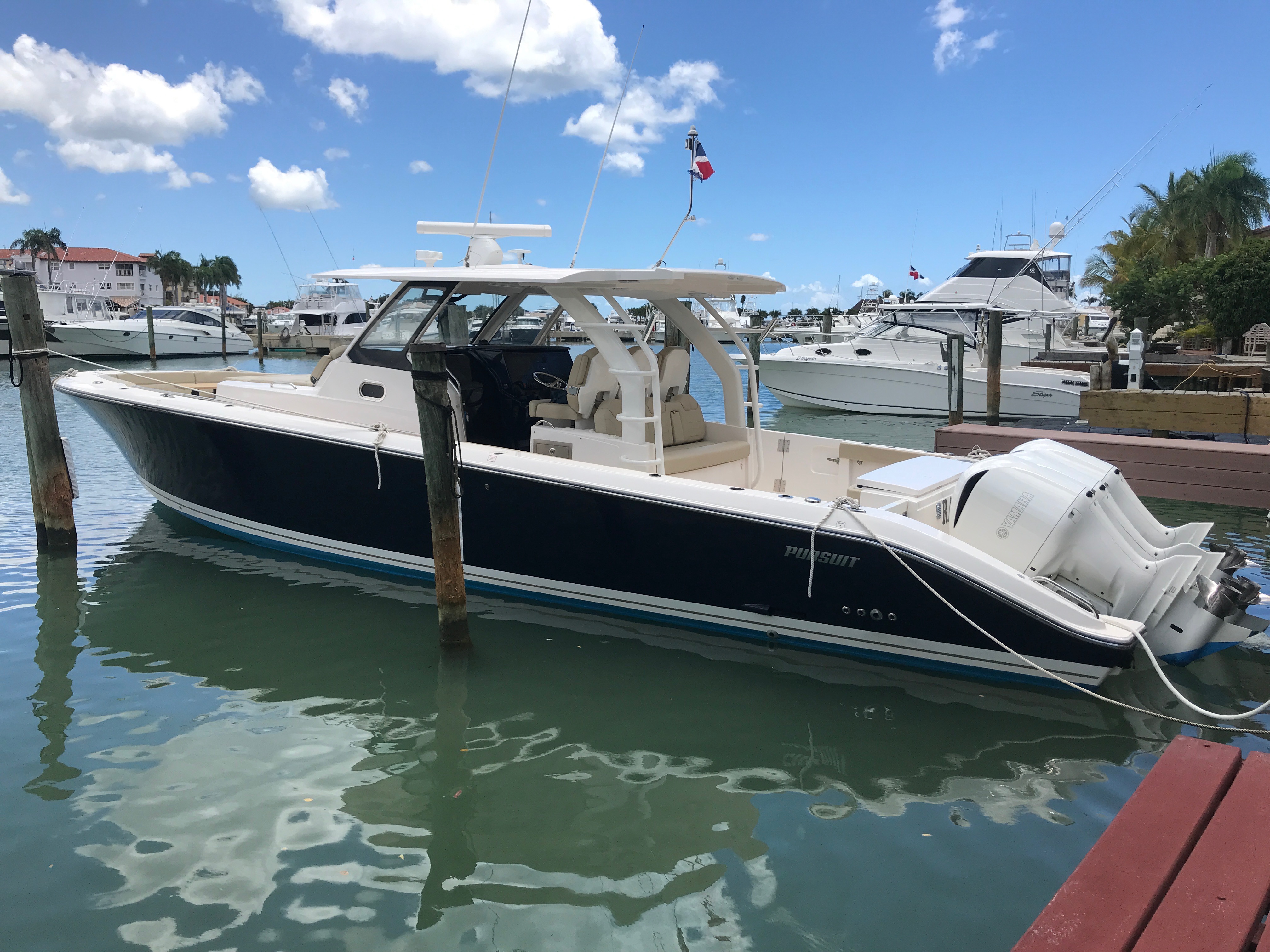 2017 Pursuit s408