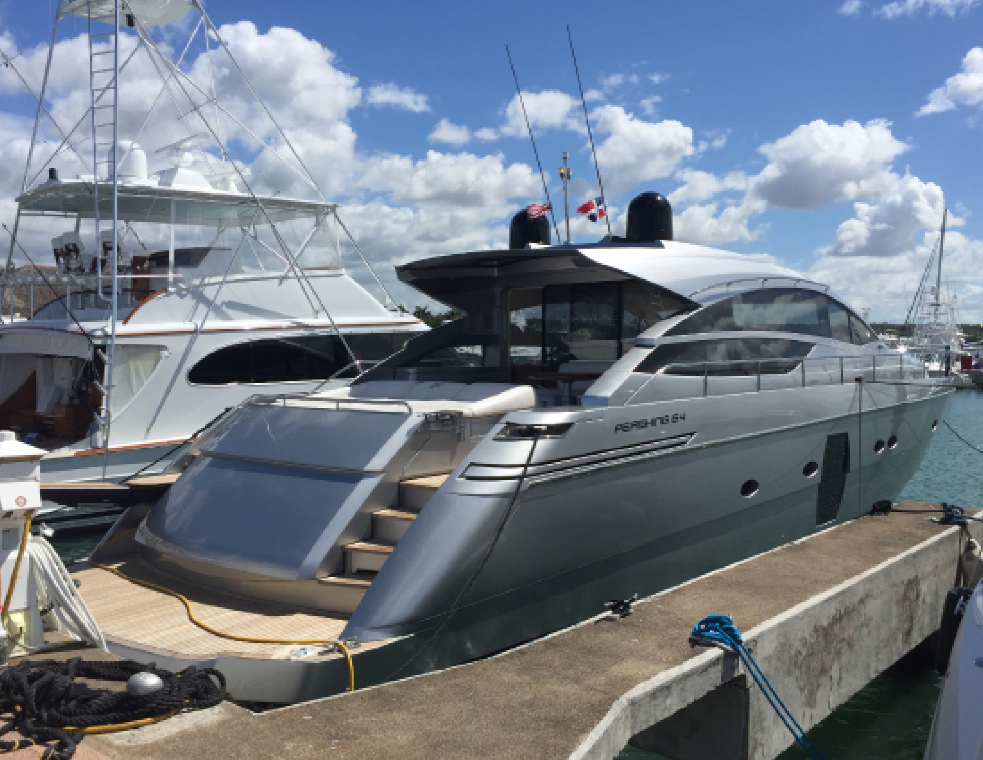 2010 Pershing 64