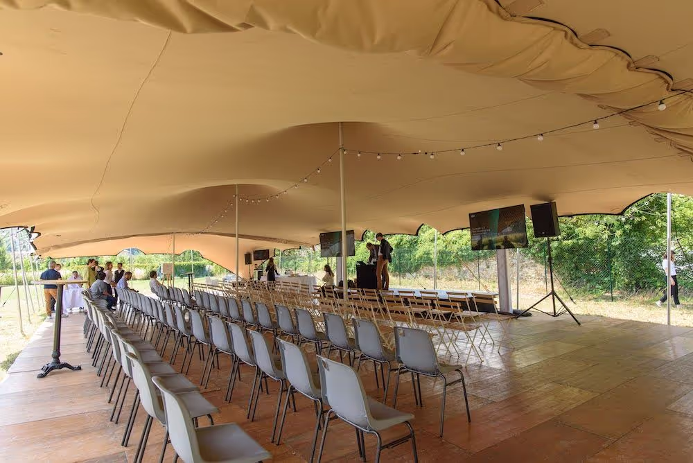 Location tente strech conférence entreprise Louis Vuitton