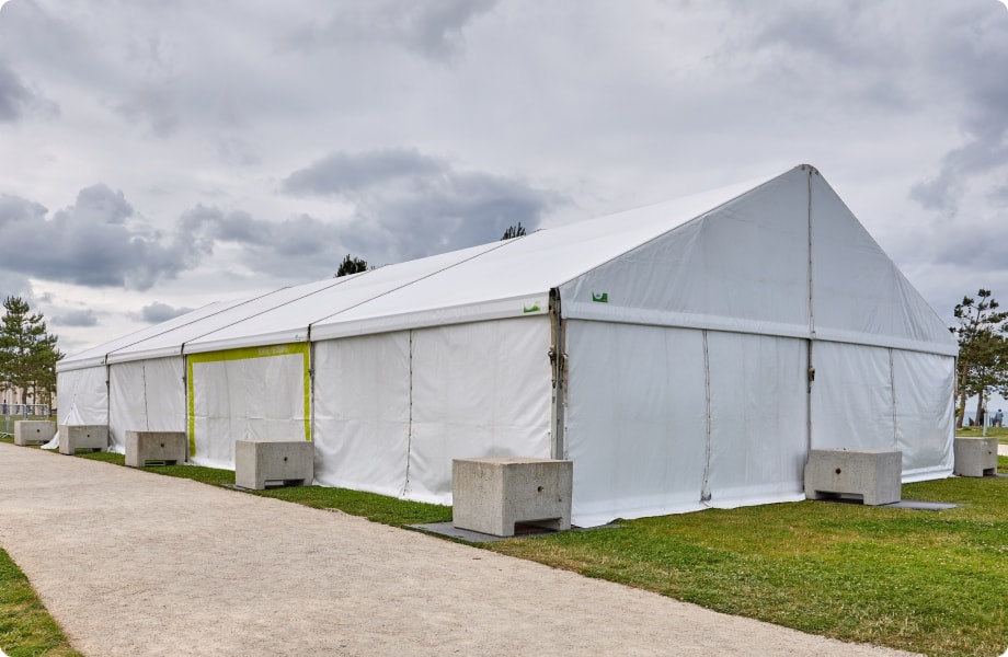 Tente de Réception - Fixation