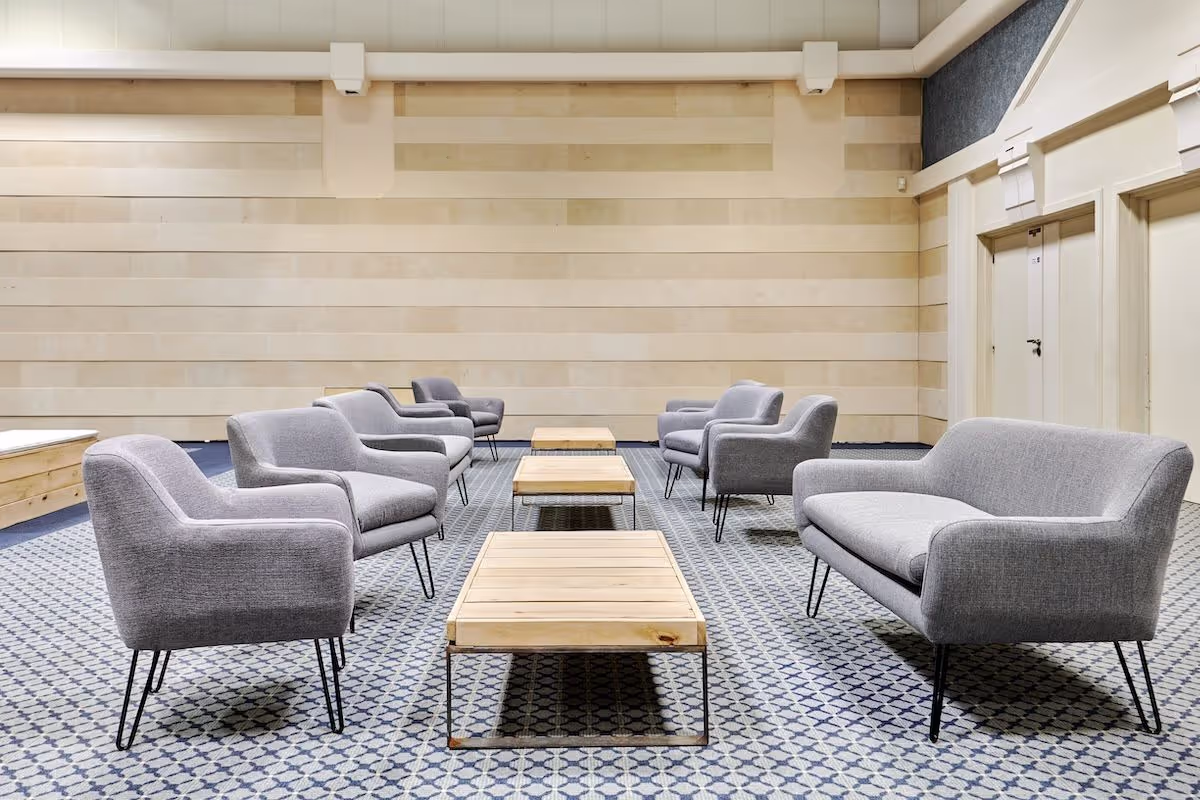 Choose furniture rental for your end-of-year events and trade shows