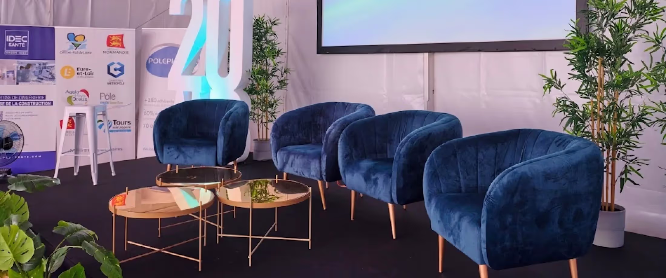 Furniture rental : Velvet and Gold Furniture
