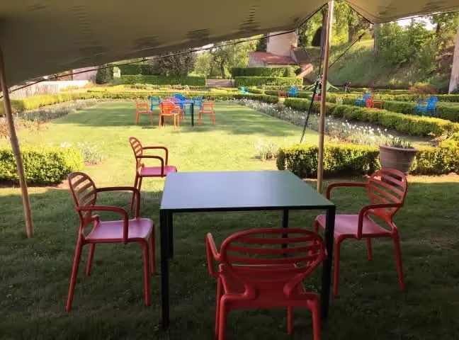 Furniture rental : Colorful Furniture