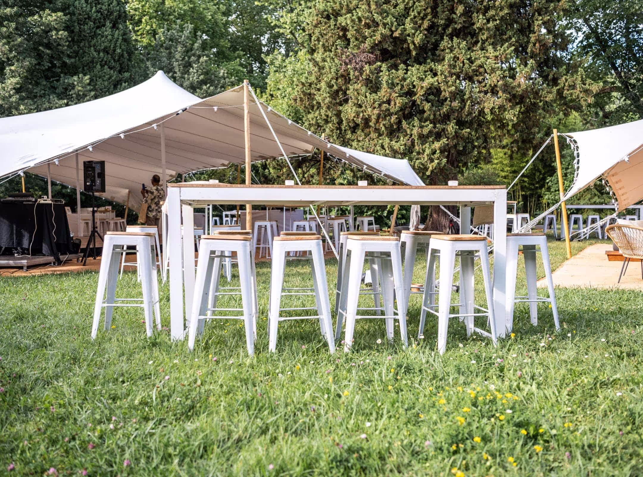 Location tables et tabourets scandinave - ATAWA