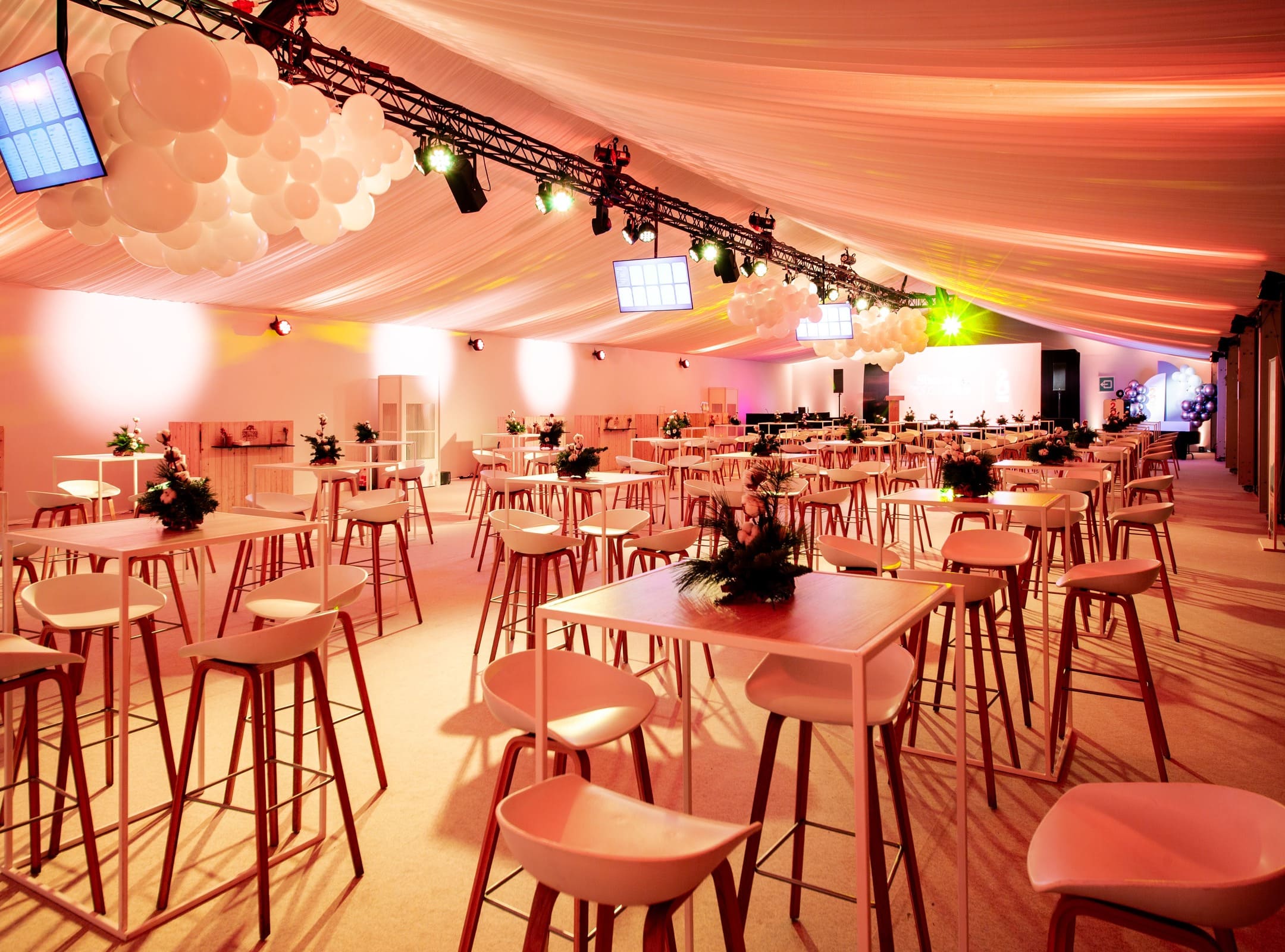 Location de tables et chaises conférence