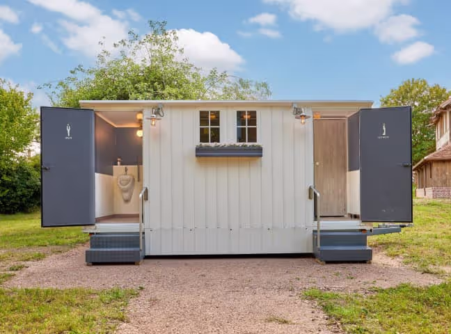 Location de caravane sanitaire premium