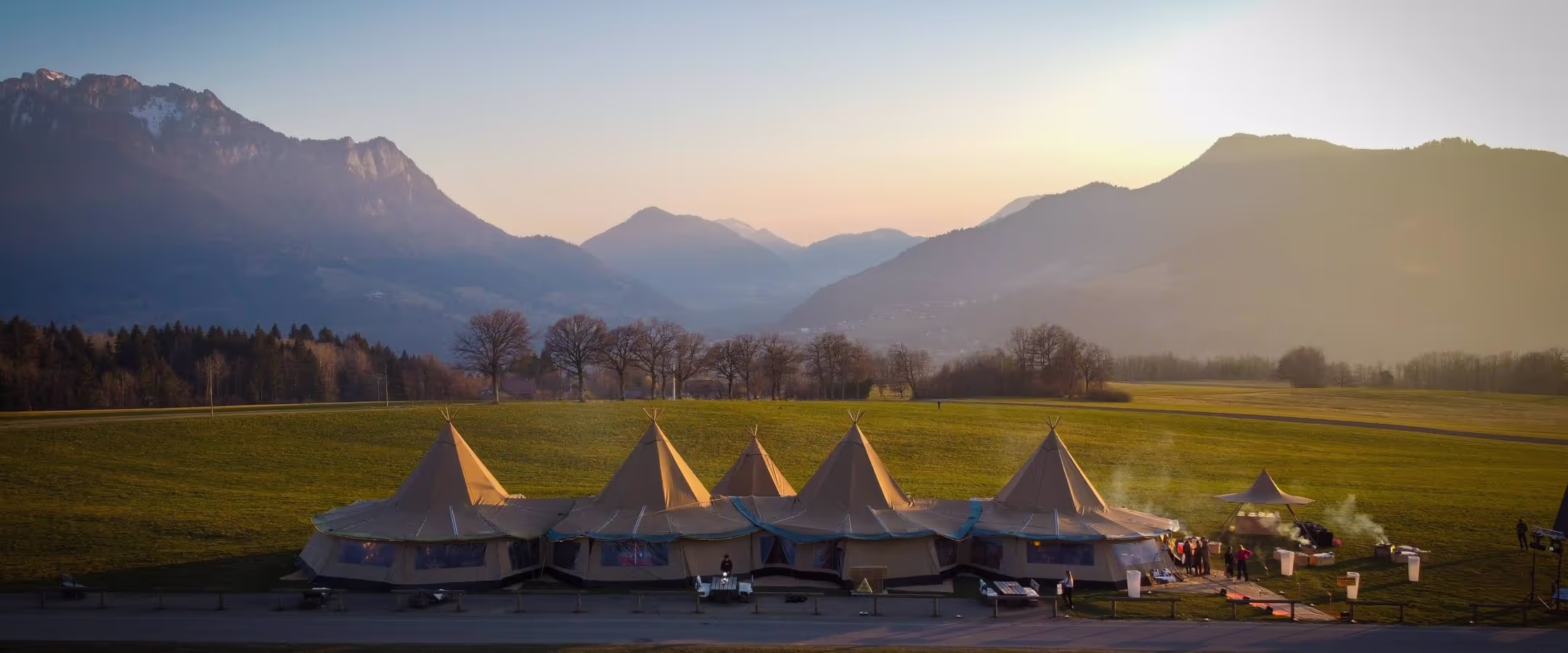 Organizing an outdoor seminar in 2025